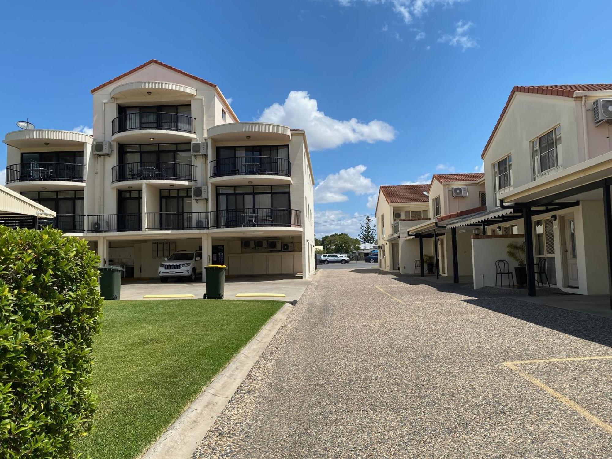 Aparthotel And Rockhampton